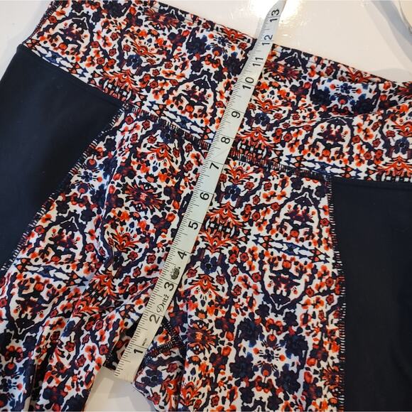 Athleta Chatarunga Floral Print Cropped Leggings in Orange/Navy Blue Size Medium - Picture 6 of 10